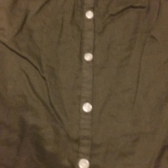 NWT Army Green Old Navy Button down S/L top - Picture 6 of 6